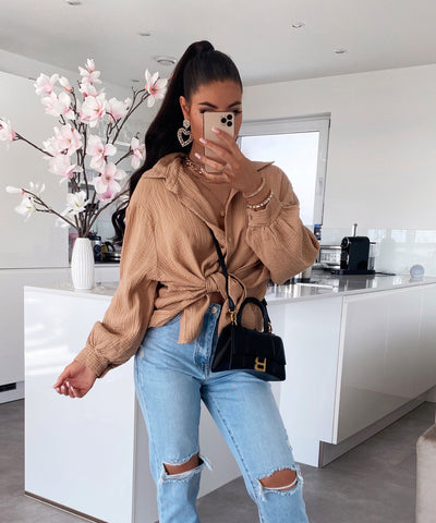 Oversize Musselin Bluse Freya Camel Kurz  Ladypolitan - Fashion Onlineshop für Damen   