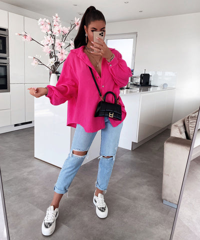 Oversize Musselin Bluse Freya Fuchsia Pink Kurz  Ladypolitan - Fashion Onlineshop für Damen   