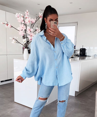 Oversize Musselin Bluse Freya Hellblau Kurz  Ladypolitan - Fashion Onlineshop für Damen   