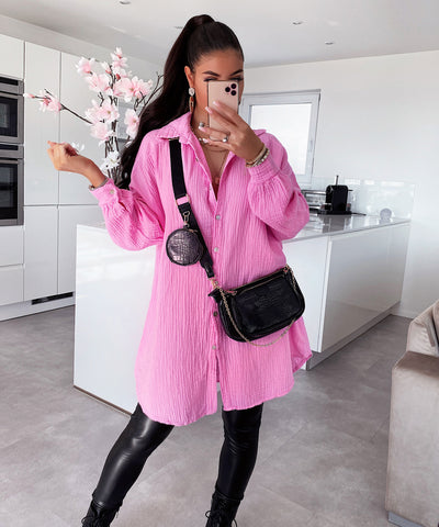 Oversize Musselin Bluse Freya Hellpink Lang  Ladypolitan - Fashion Onlineshop für Damen   