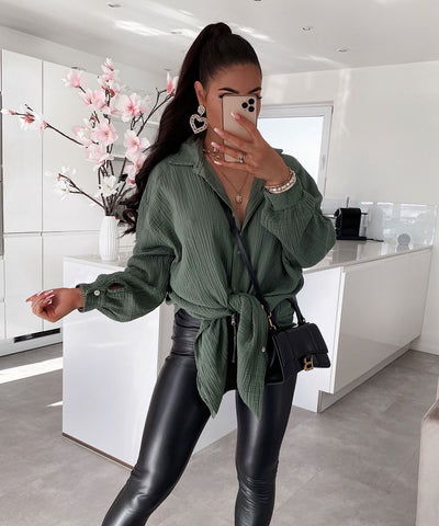 Oversize Musselin Bluse Freya Khaki Lang  Ladypolitan - Fashion Onlineshop für Damen   
