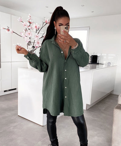 Oversize Musselin Bluse Freya Khaki Lang  Ladypolitan - Fashion Onlineshop für Damen   