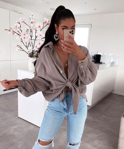 Oversize Musselin Bluse Freya Taupe Kurz  Ladypolitan - Fashion Onlineshop für Damen   