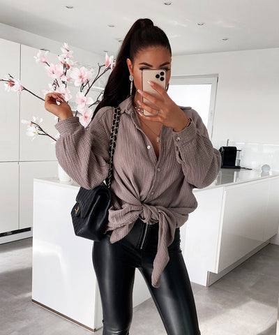 Oversize Musselin Bluse Freya Taupe Lang  Ladypolitan - Fashion Onlineshop für Damen   