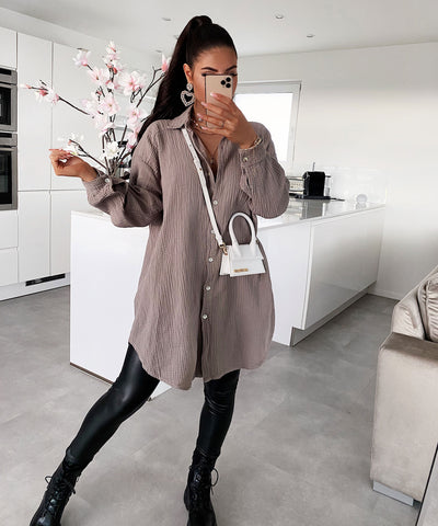 Oversize Musselin Bluse Freya Taupe Lang  Ladypolitan - Fashion Onlineshop für Damen   