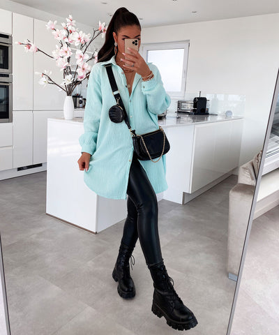 Oversize Musselin Bluse Freya Türkis Lang  Ladypolitan - Fashion Onlineshop für Damen   