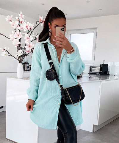 Oversize Musselin Bluse Freya Türkis Lang  Ladypolitan - Fashion Onlineshop für Damen   