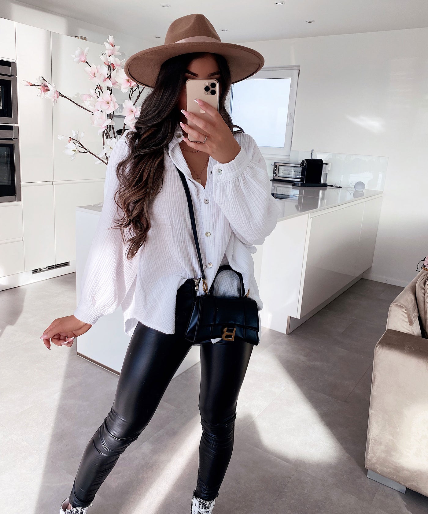 Oversize Musselin Bluse Freya Weiß Kurz  Ladypolitan - Fashion Onlineshop für Damen   