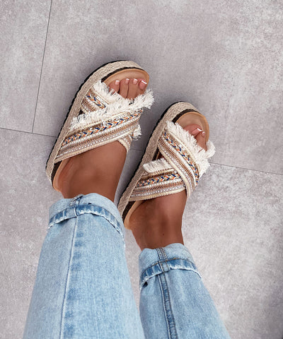 Pantolette Braelyn Beige  Ladypolitan - Fashion Onlineshop für Damen   