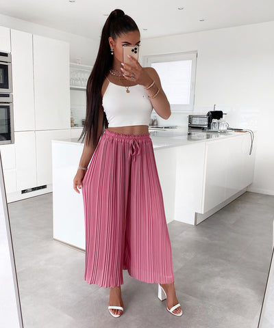 Plissee Hose Mira Beere  Ladypolitan - Fashion Onlineshop für Damen   