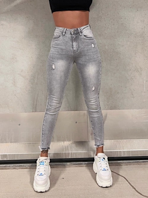 Skinny Jeans Julia Hellgrau  Ladypolitan - Fashion Onlineshop für Damen   