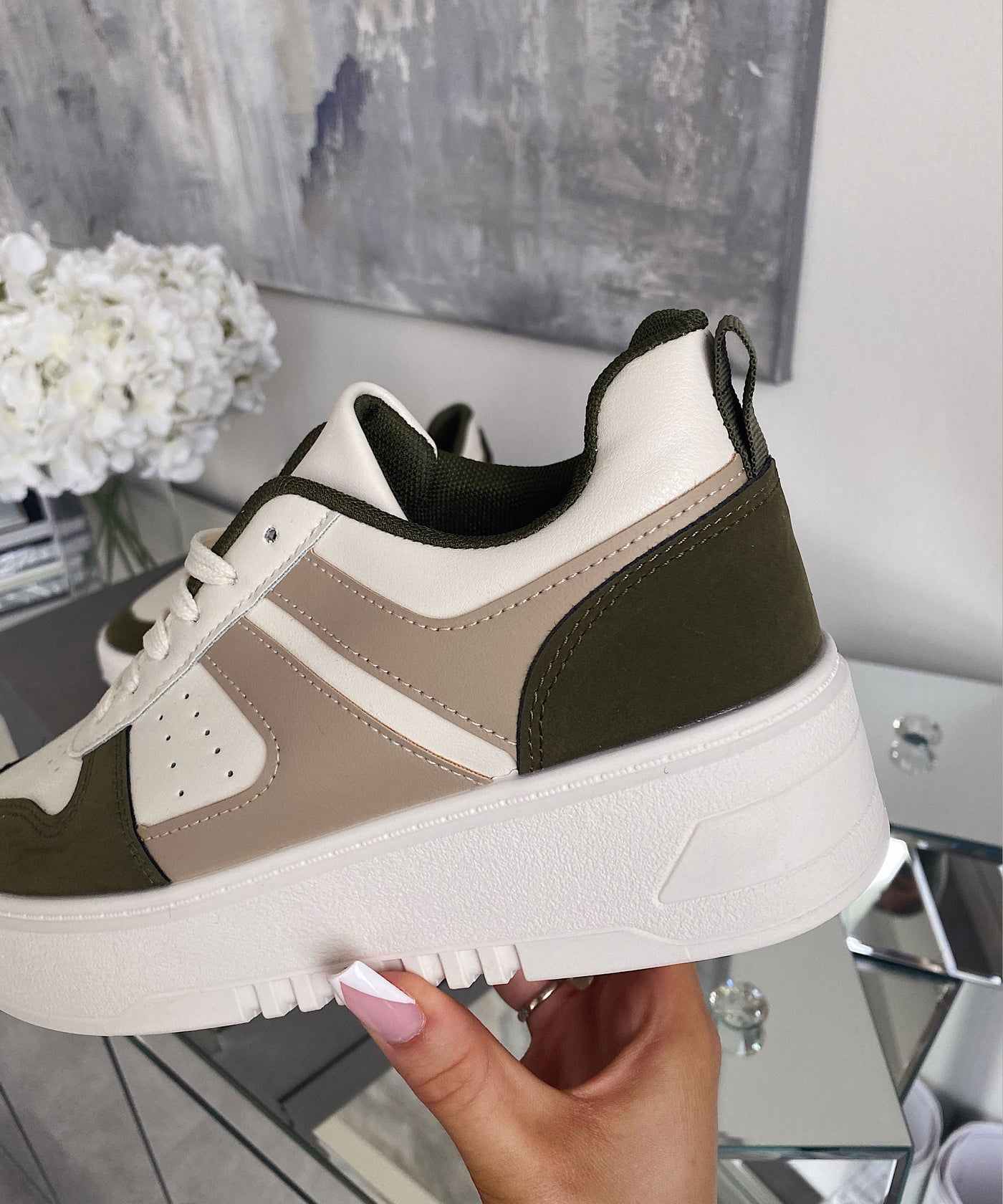 Sneaker Leire Khaki  Ladypolitan ♡   