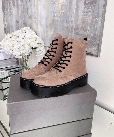 Wildleder Stiefel Serena Camel  Ladypolitan - Fashion Onlineshop für Damen   
