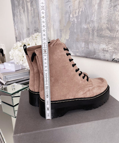 Wildleder Stiefel Serena Camel  Ladypolitan - Fashion Onlineshop für Damen   