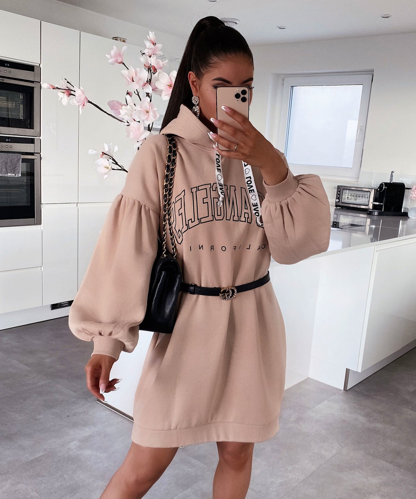 Hoodie Kleid LA Beige  Ladypolitan - Fashion Onlineshop für Damen   