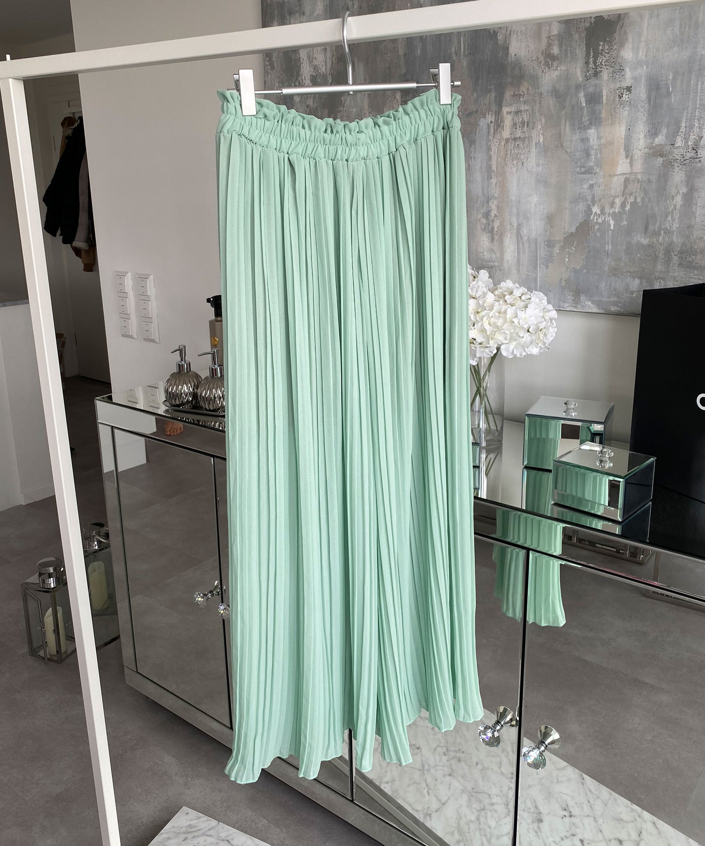 Plissee Hose Mira Mint  Ladypolitan - Fashion Onlineshop für Damen   