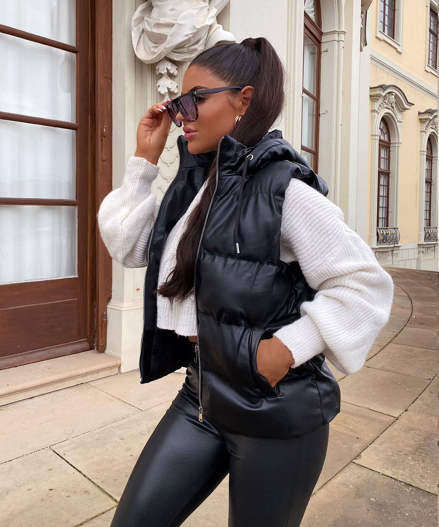 Leather Vest Pamela Black Short
